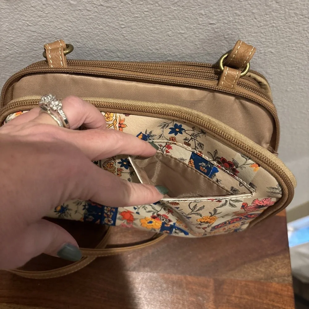 MultiSac‎ Zippy Triple Compartment Crossbody Bag Purse Traveling Pockets EUC